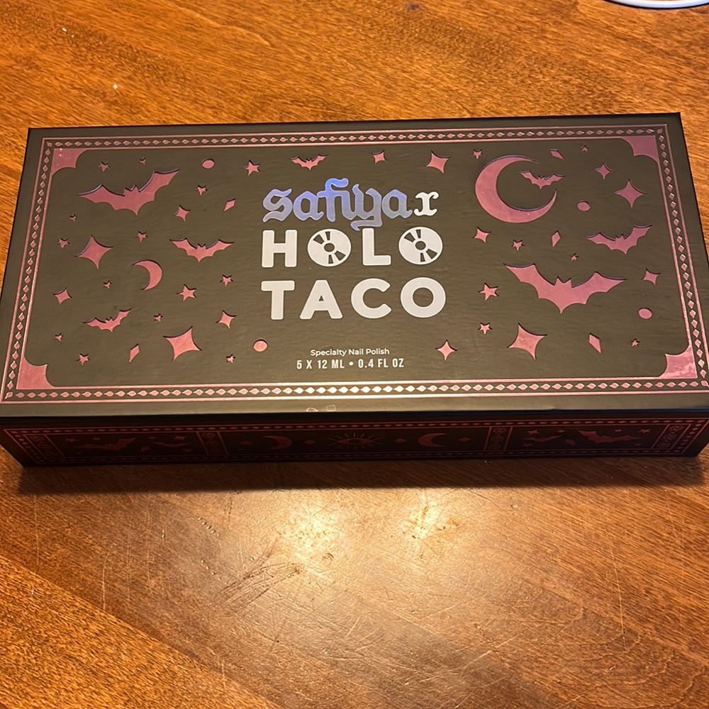 SAFIYA X HOLO TACO Collector Boxes